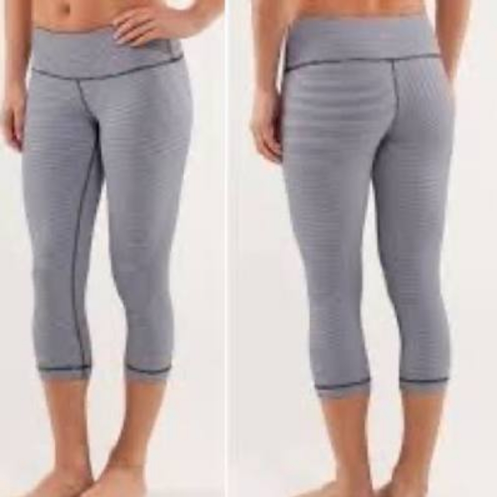 Lululemon Wunder Under Crop in Gingham White/Navy